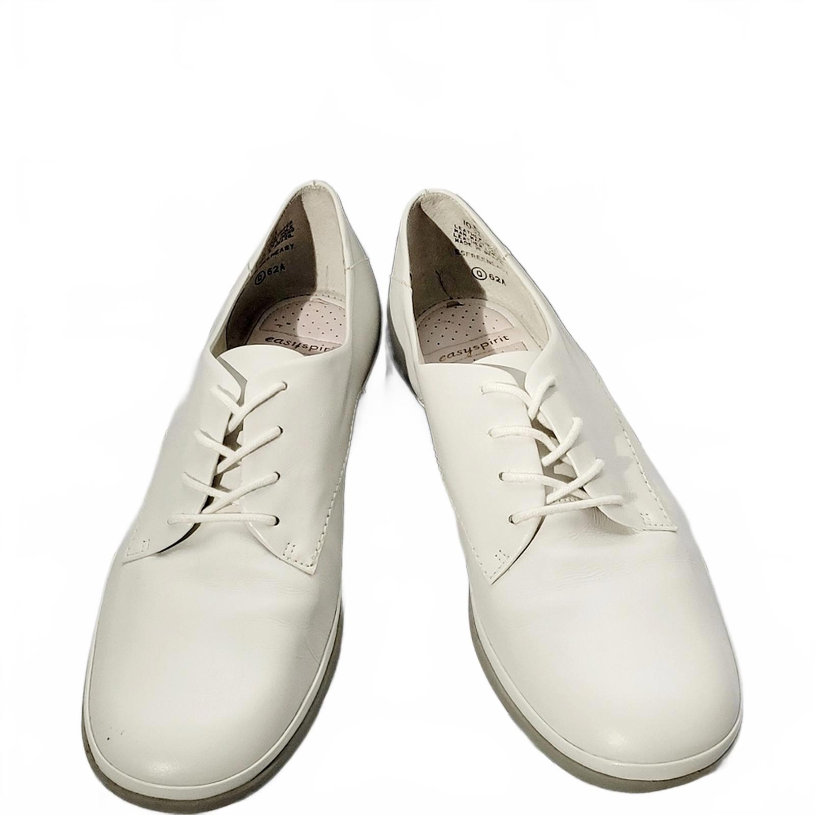 Easy Spirit Women’s White Leather Lace Up Oxford Walking Shoe